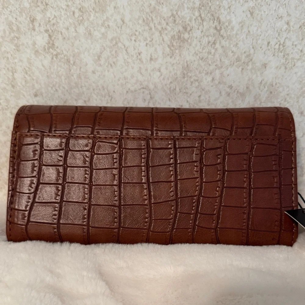 London Fog Brown Crocodile Embossed Wallet